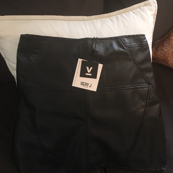 Black Faux Leather Skirt - Picture 3 of 3